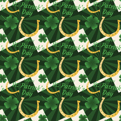 St. Patrick's Day seamless pattern. A golden horseshoe and clover leaf on a green background with rays. Vector illustration. Print for packaging and wrapping paper. Ornament.