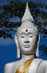 Temple statues and carving intricate designs and patterns from around the world temples and places of worship Asia