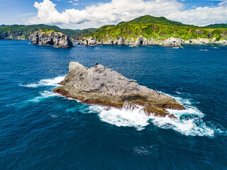 超一級磯の無人島の白根。
ヒリゾ浜のある中木沖の沖磯。
日本でも屈指の磯釣りのポイントである。
ヒリゾ浜南伊豆町中木
静岡県伊豆半島-2025
日本有数のシュノーケリングスポット。
夏の数カ月間だけ渡し船で行ける。
水質透明度魚影が素晴らしい。
