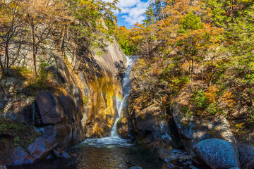 日本の風景・秋　山梨県甲府市　紅葉の昇仙峡　仙娥滝 © Yuta1127