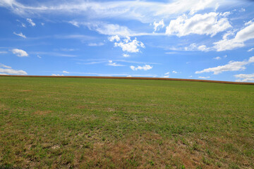 wiese fernsicht wolken landschaft idyllisch