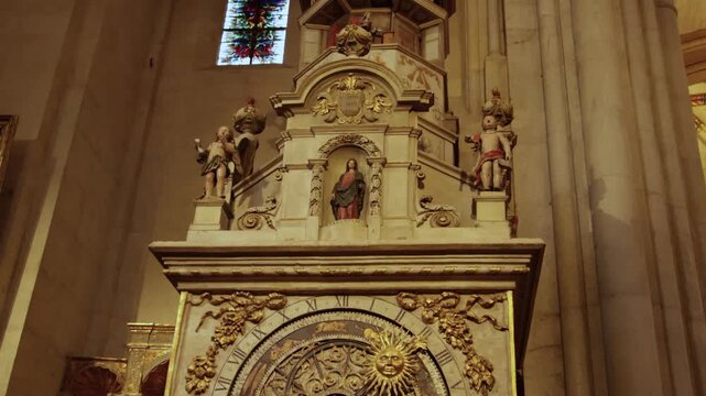 Horloge astronomique Cath&eacute;drale Saint-Jean Lyon