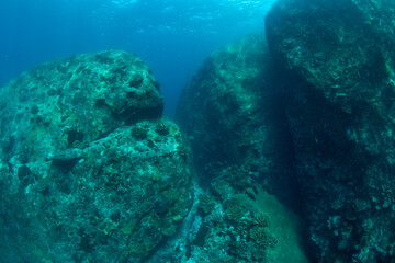 Massive granite boulder forming underwater canyon, Similan Islands, Thailand © Krzysztof Bargiel
