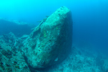Massive granite boulder on seafloor, Similan Islands, Thailand © Krzysztof Bargiel