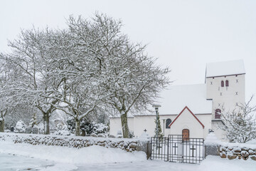 07-01-2026 Snow on Danish village church