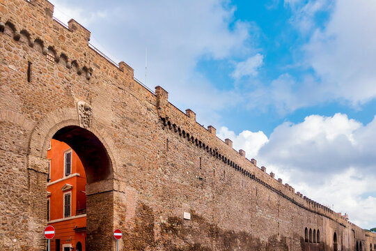 Passetto di Borgo fortification wall
