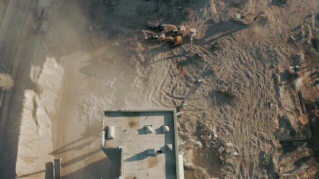 Abrissarbeiten an einem Haus in der N&auml;he von Berlin