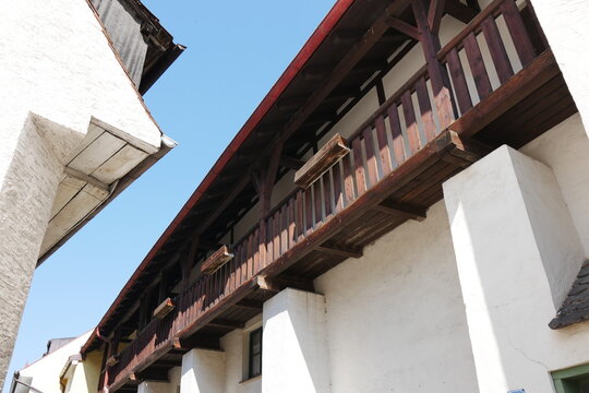 Stadtmauer in Mindelheim mit Wehrgang