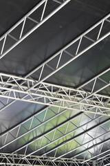 TEMPORARY ENTERTAINMENT TENT WITH MODULAR STEEL TRUSS