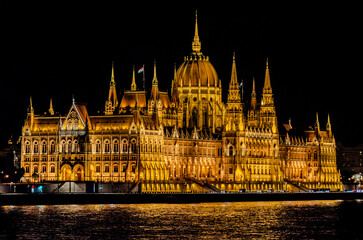 Obraz premium Hungarian Parliament Building, Budapest