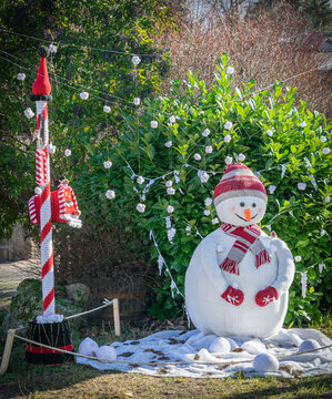 Mu&ntilde;eco de nieve hecho con ganchillo (crochet)