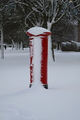Aberdeen Scotland 5th January 2026 Royal mail red post box stands out on in snow.Ideal for winter travel campaigns, Christmas mailers, features and British city branding.Late or canceled deliveries