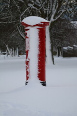 Aberdeen Scotland 5th January 2026 Royal mail red post box stands out on in snow.Ideal for winter travel campaigns, Christmas mailers, features and British city branding.Late or canceled deliveries