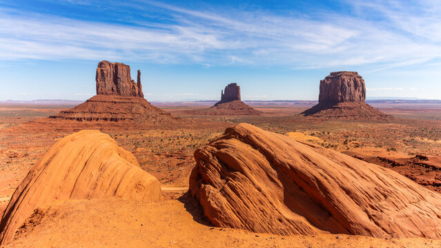 Classic View
Monument Valley
Navajo Tribal Park
Arizona