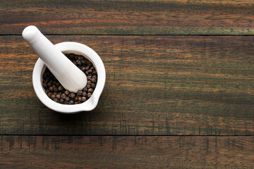 Piper nigrum - Ground black pepper flavored in a mortar