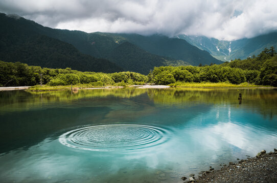 Lake & Mountain