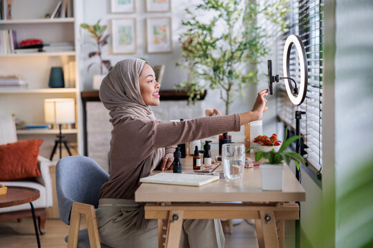 Influencer in hijab starts recording video