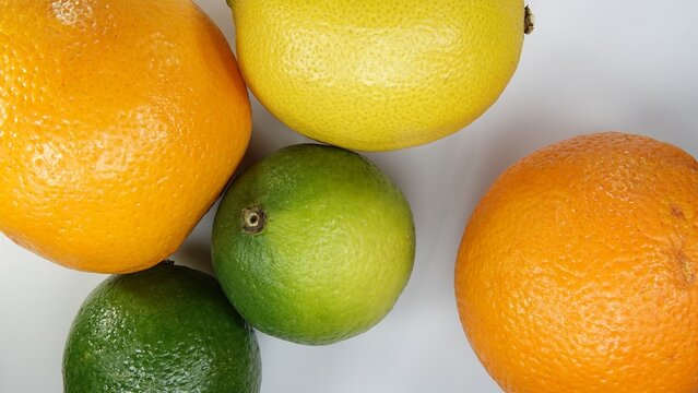 Owoce cytrusowe, cytryna, limonka, pomarańcza