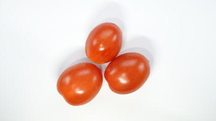 Czerwone pomidory koktajlowe