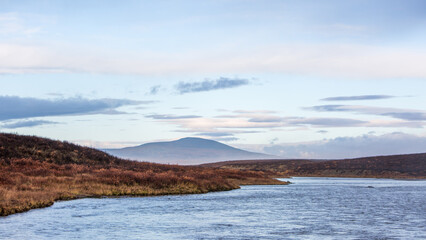 alaska mountain range during fall