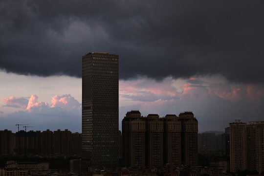 Cityscape before the storm