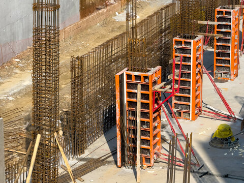 Building construction &ndash; rebar reinforcement and column work