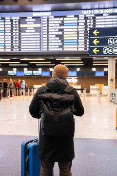 Navigating the Airport With Departure Flight Infomation