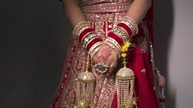 A Glorious View of Traditional Indian Bridal Ornaments