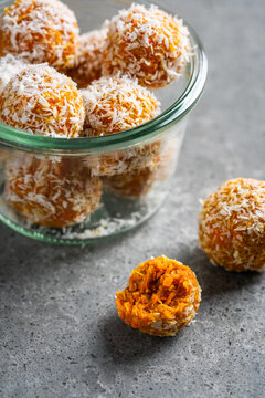 Making raw organic carrot cake balls