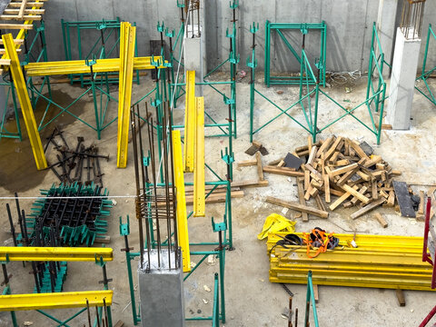 Building construction &ndash; rebar reinforcement and column work