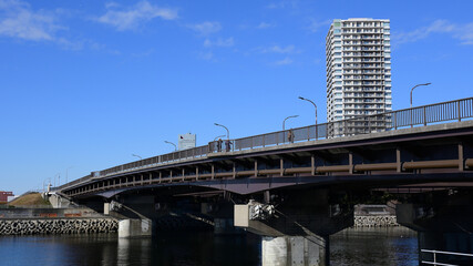 検見川浜から見た美浜大橋 © tkpho