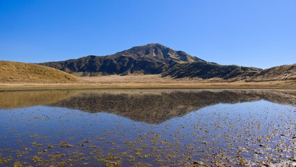 熊本県の阿蘇山、草千里ヶ浜と烏帽子岳