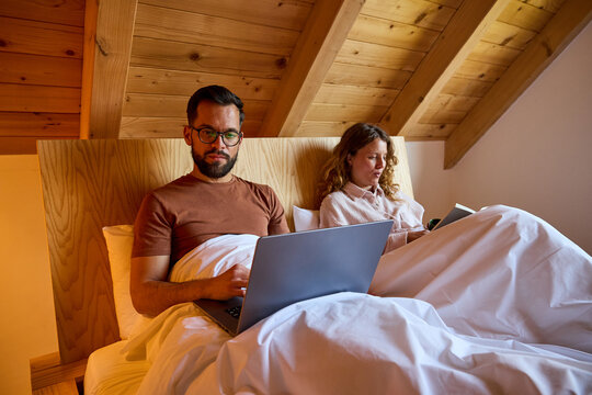 Couple spends daytime in bed