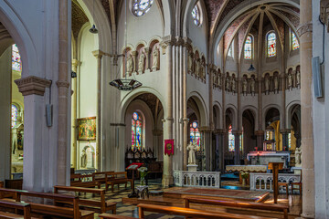 Obraz premium Auberchicourt, France le 13 juin 2025 : Eglise notre dame de la visitation à Auberchicourt, petite ville du nord de la France région des Hauts de France