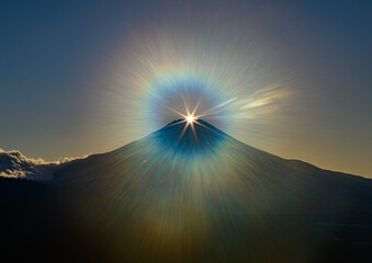 忍野村から富士山と太陽 © 文明 金本