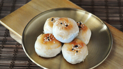 Chinese Traditional Pastry Tau Sar Piah