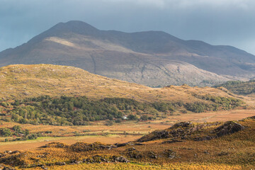The MacGillycuddy&rsquo;s Reeks, seen from Moll&rsquo;s Gap, a mountain pass on the Ring of Kerry in Killarney National Park, Ireland