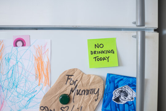 post-it notes on the fridge to help quit drinking