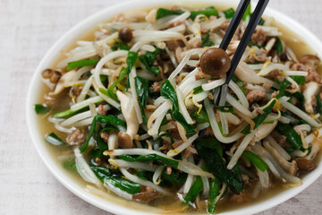 もやしとニラの炒め物