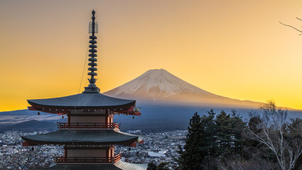 新倉山浅間公園の日の入り