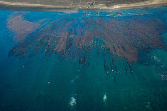 Restinga y rompiente de olas.
