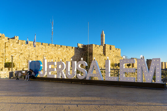 Installation &ldquo;I love Jerusalem&rdquo; against the background of the walls of the old city and the Tower of David