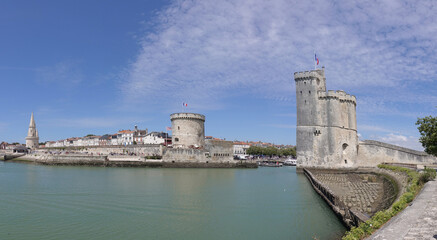 Hafenportal in La Rochelle © Fotolyse