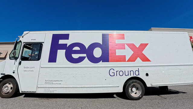 Lakeland Florida FEDex delivery truck side view
