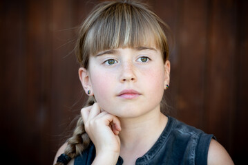 M&auml;dchen / nachdenklich