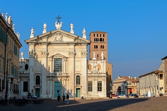 mantua, italien - dom oder kirche des apostels petrus