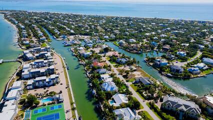 Vacation homes on canals in sanibel island florida  © Obsidia Media