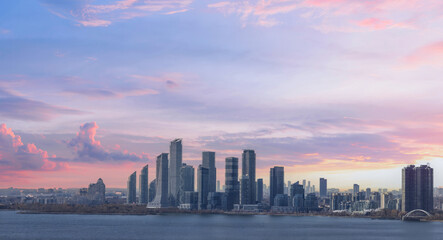 Obraz premium Scenic Etobicoke skyline of newly built condos and businesses near Gardiner Highway and downtown Toronto Ontario lake.