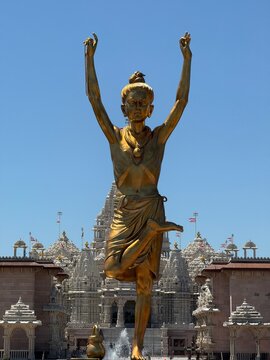Golden Statue of Nilkanth Varni in Yoga Pose at Akshardham Temple