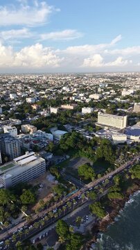 Para este tipo de tomas generales, es fundamental usar palabras clave que ayuden a los dise&ntilde;adores y editores a encontrarlas cuando buscan "relleno" (B-roll) o fondos para sus proyectos sobre el Carib
